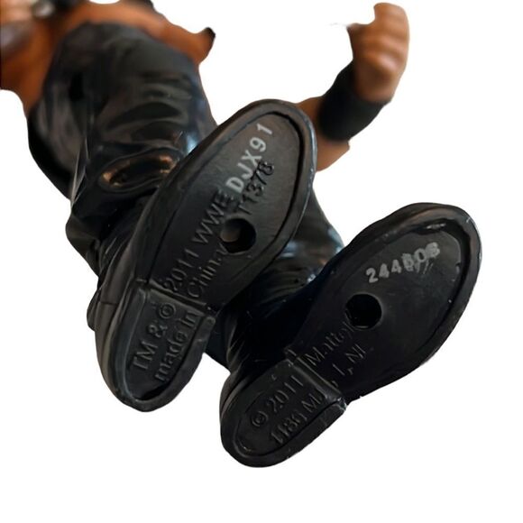 WWE Wrestling Action Figure Roman Reigns 7" tall Posable Mattel 2011 Figure Only - Picture 6 of 7